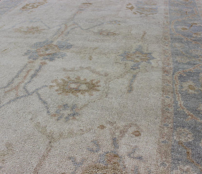 Reproduction Oushak rug with muted tones, neutral color palette and all - over flower design, rug BDH - 711189 country of origin / type: India/ Oushak This New hand knotted Oushak rug features a beautiful design rendered in muted tones. Measures:... - Keivan Woven ArtsBDH - 711189 - 5407Rug