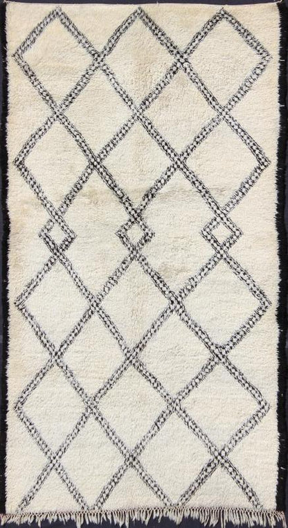 Large White Background Vintage Beni Ourain Moroccan Rug with Charcoal Diamonds Measures: 6'6'' x 11'0''. This graphic handwoven, tribal Beni Ourain rug features an all - over design of large, interconnected diamond shapes; three of which stand ... - Keivan Woven ArtsBDS - 136630 - 7291Rug