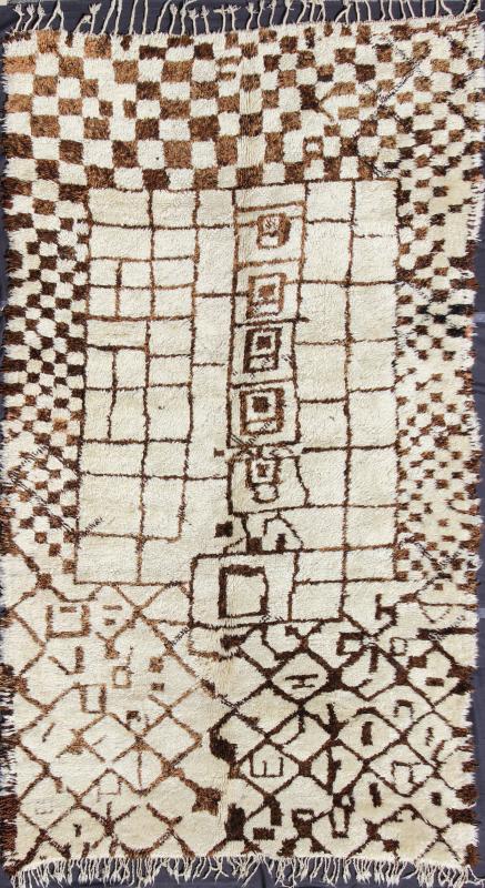 Large Vintage Moroccan Beni Ourain Rug in Browns, Mocha and Cream Measures: 7'5'' x 13'7''. This fabulously complex and interesting carpet features principally lozenge - based designs with a lattice flanked by checkered and diamond shapes fille... - Keivan Woven ArtsBDS - 136632 - 7295Rug