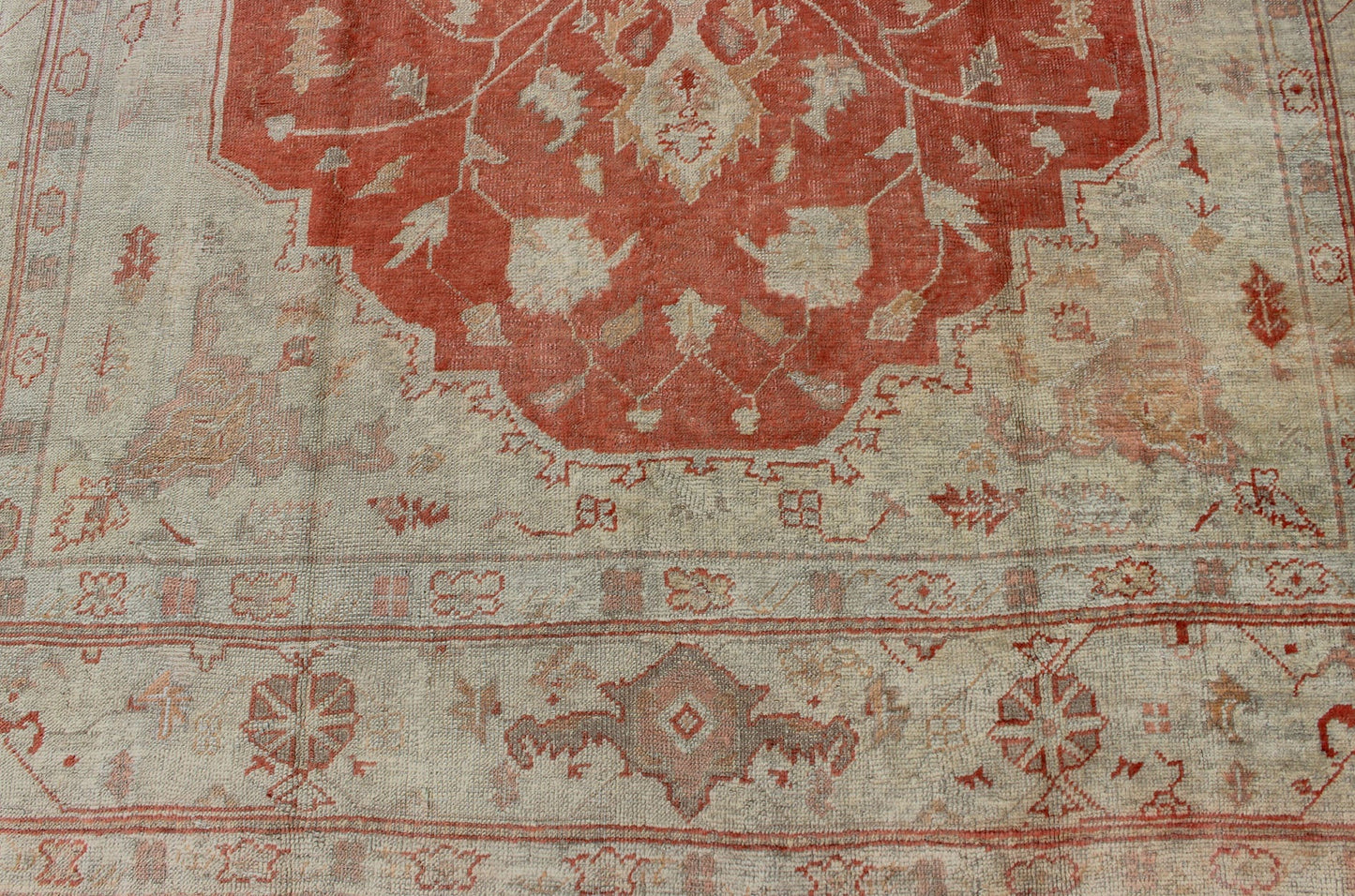 Antique Turkish Oushak Carpet With Medallion In Cream and Soft Orange. Keivan Woven Arts / Rug / BHR - 3 / country of origin / type: Turkey / Oushak, circa 1900. Antique oushak, Turkish oushak Measures: 9.1 x 12.6. This beautiful rug from early 20t... - Keivan Woven ArtsBHR - 3 - 4778Rug