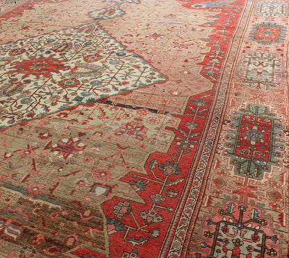 Antique Persian Feraghan Sarouk Fine Rug in variegated tones Antique Persian Sarouk Feraghan rug, Keivan Woven Arts / rug C - 0921, country of origin / type: Iran / Feraghan Sarouk, Sarouk Feraghan , circa 1890. Measures: 8'6 x 12'2 ... - Keivan Woven ArtsC - 0921 - 637Rug