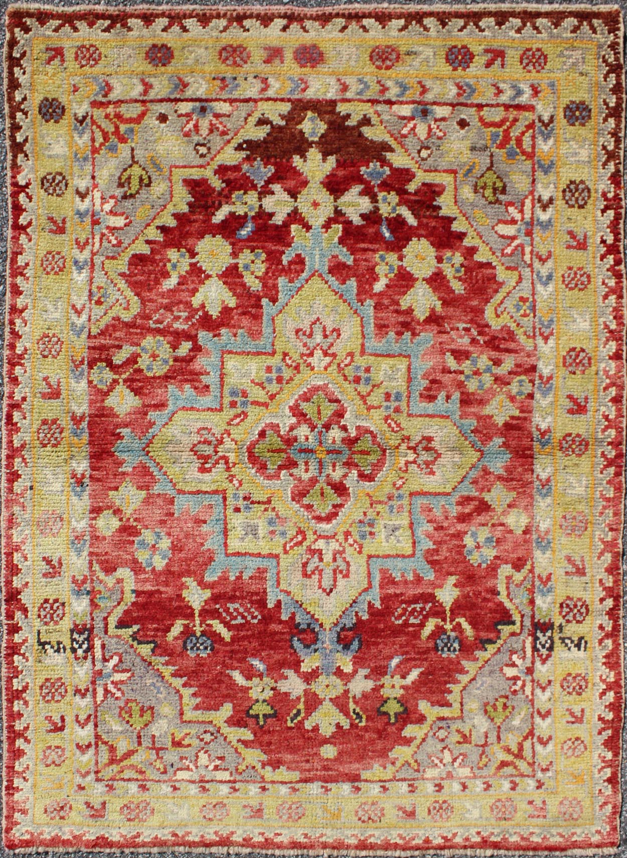 Antique Turkish Oushak Medallion Rug in Red, Lime Green, Chartreus green, Gray & Light Blue. Central Medallion Antique Turkish Oushak Rug in Red, Lime Green, Gray, light blue and Ivory, Keivan Woven Arts/ rug CA - 12733, country of origin / type:... - Keivan Woven ArtsCA - 12733 - 1084Rug