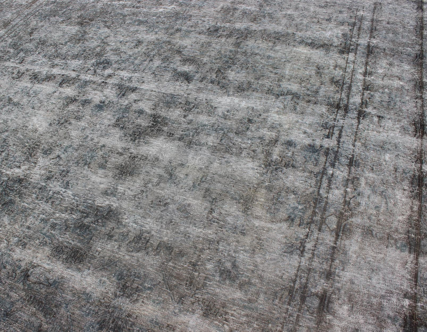 Distressed Vintage Persian Rug with a Modern Design Distressed Vintage Persian Rug with a Modern Design in Gray background and highlights of midnight blue. Measures: 9'4 x 12'6 - Keivan Woven ArtsCRV - 10046449 - 10492Rug