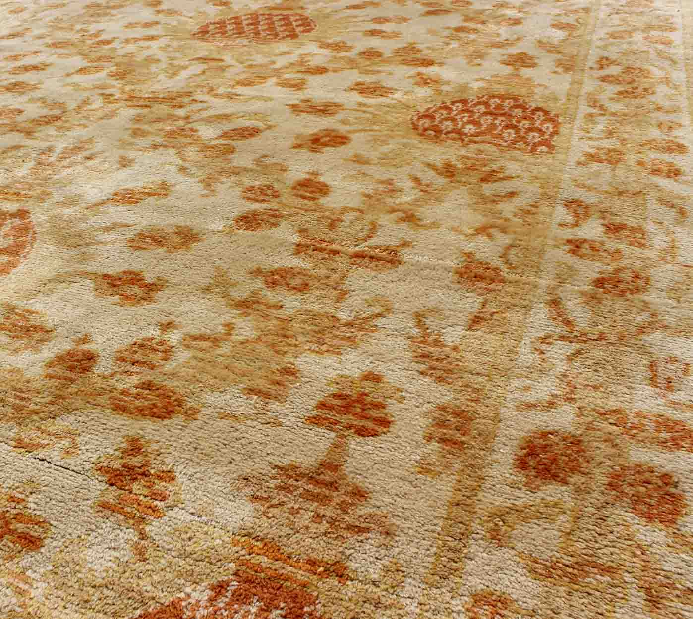 Antique Spanish European Carpet with Pineapple Design in Gold, Cream & Tangerine. Keivan Woven Arts / rug /D - 0506, country of origin / type: Spain / Spanish carpet, circa Early - 20th century Measures: 9' x 12' This unique Spanish carpet, w... - Keivan Woven ArtsD - 0506 - 649Rug