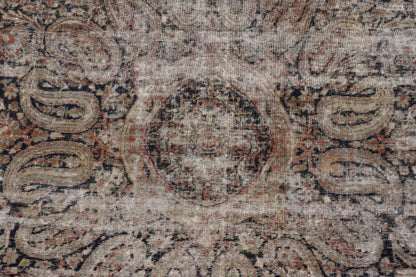 19th Century Lavar Kerman Rug with Gold, Sand - and Camel - Colored Tones This magnificent antique Kerman carpet from the third quarter of 19th century is an absolutely stunning achievement of Persian craftsmanship and design. It was expertly woven... - Keivan Woven ArtsD - 0929 - 2627Rug