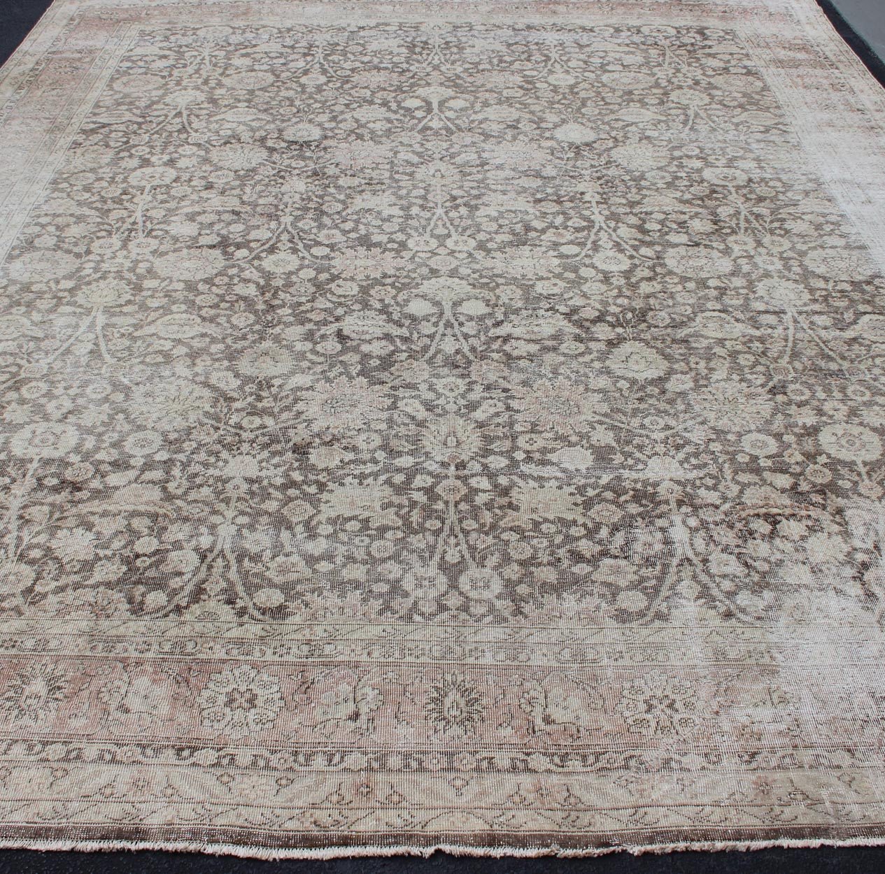 Antique Turkish Oushak Rug with All - Over Floral Design in Earth Tones kwarugs Floral Oushak carpet from Turkey, Keivan Woven Arts / rug DAN - KEI - 1, country of origin / type: Turkey / Oushak, circa 1900 This Turkish Oushak rug features a va... - Keivan Woven ArtsDAN - KEI - 1 - 11793Rug