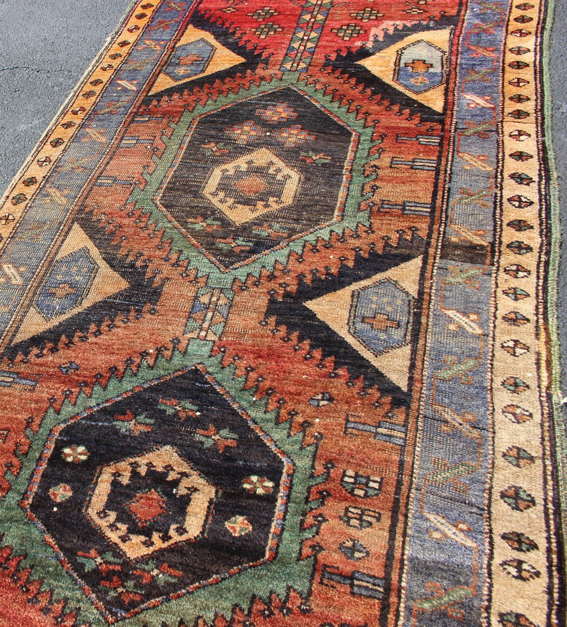 Vintage Runner Persian Hamadan with Tribal Vertical Medallion Design. Colorful Vintage Persian Hamadan runner with tribal Motifs, Vertical Medallion Design, rug DSP - 0505 - 20, country of origin / type: Iran / Hamadan, circa 1930. This vint... - Keivan Woven ArtsDSP - 0505 - 20 - 12910Rug