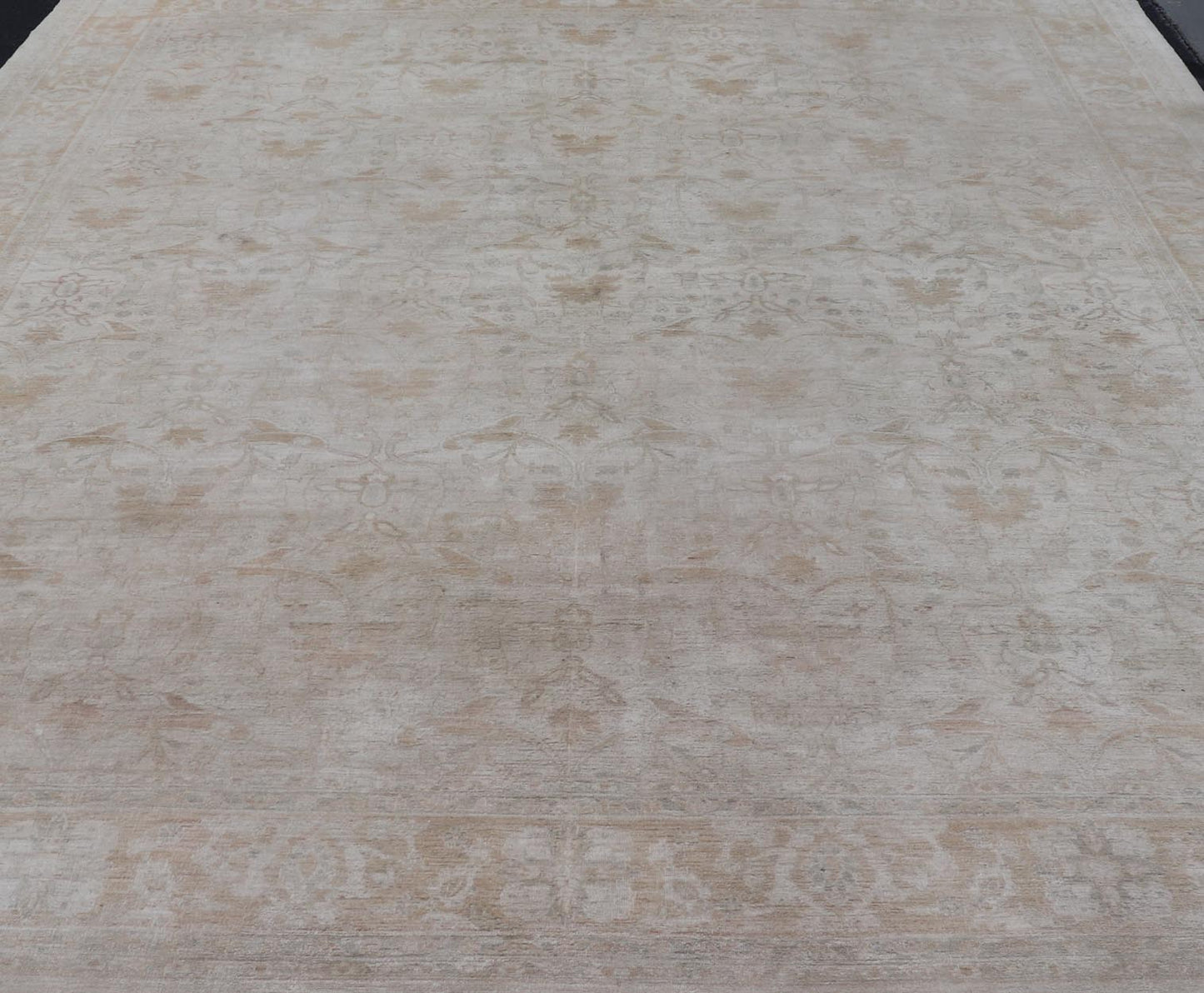 Vintage Hand - Knotted Pakistani Sultanabad Rug in Wool with Floral Design This vintage Sultanabad rug has been hand - knotted in wool and features an all - over sub - geometric floral design rendered in red, ivory and cream tones. A complementary, mul... - Keivan Woven ArtsDSP - 101 - 2022 - 19646Rug