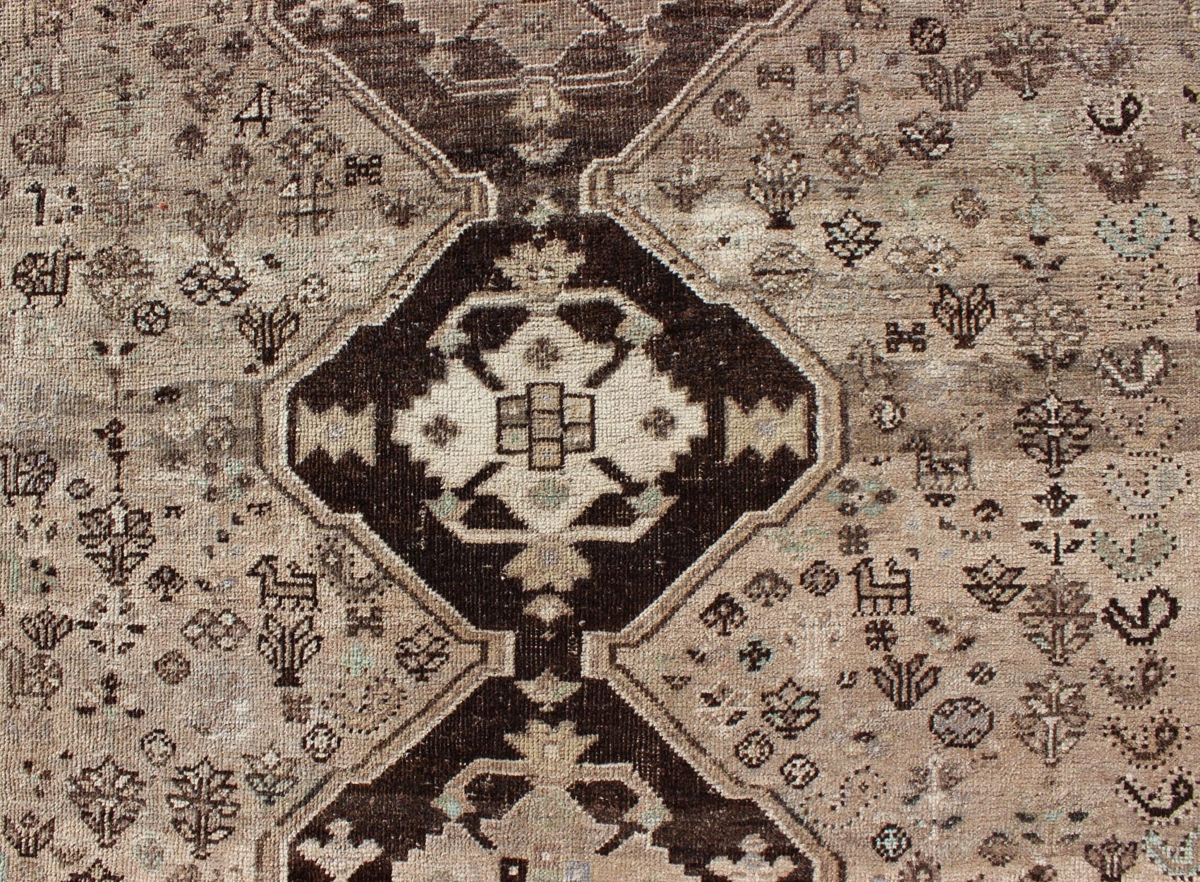 Brown/Taupe Vintage Persian Shiraz Rug with Vertical Sub - Geometric Medallions kwarugs Brown/Taupe Vintage Persian Shiraz rug with Vertical Sub - Geometric Medallions, Keivan Woven Arts / rug DSP - A342934, country of origin / type: Iran / Shiraz, ci... - Keivan Woven ArtsDSP - A342934 - 4335Rug
