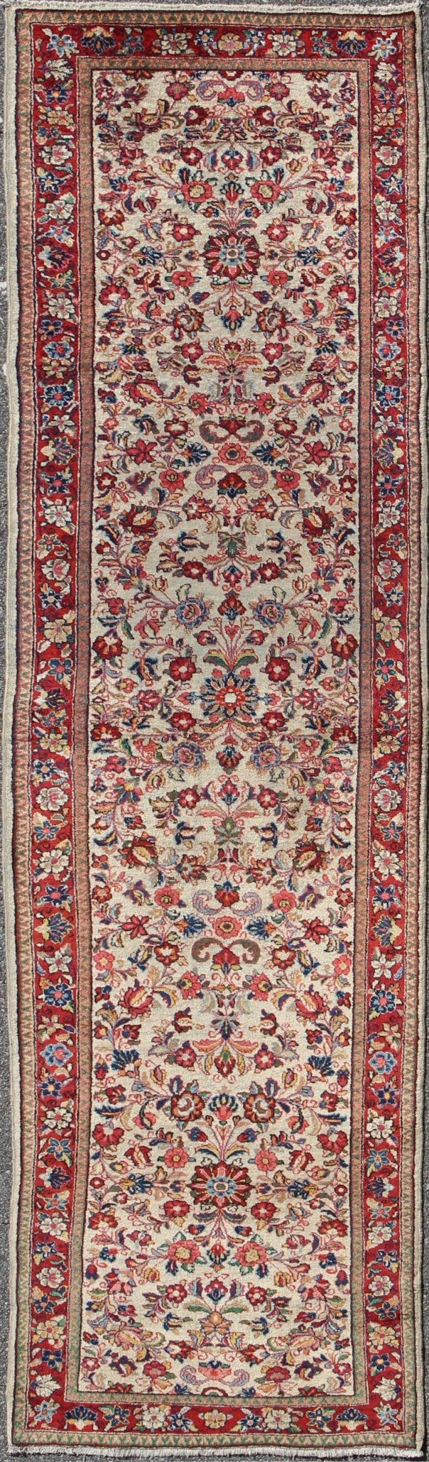 Vintage Persian Sarouk rugall - over floral design in rich red and ivory, rug dsp - ca4448, country of origin / type: Iran / Sarouk, circa 1930 This immaculately woven 1930s Farahan Sarouk rug represents the best in the world of Persian weaving. A s... - Keivan Woven ArtsDSP - CA4448 - 4349Rug
