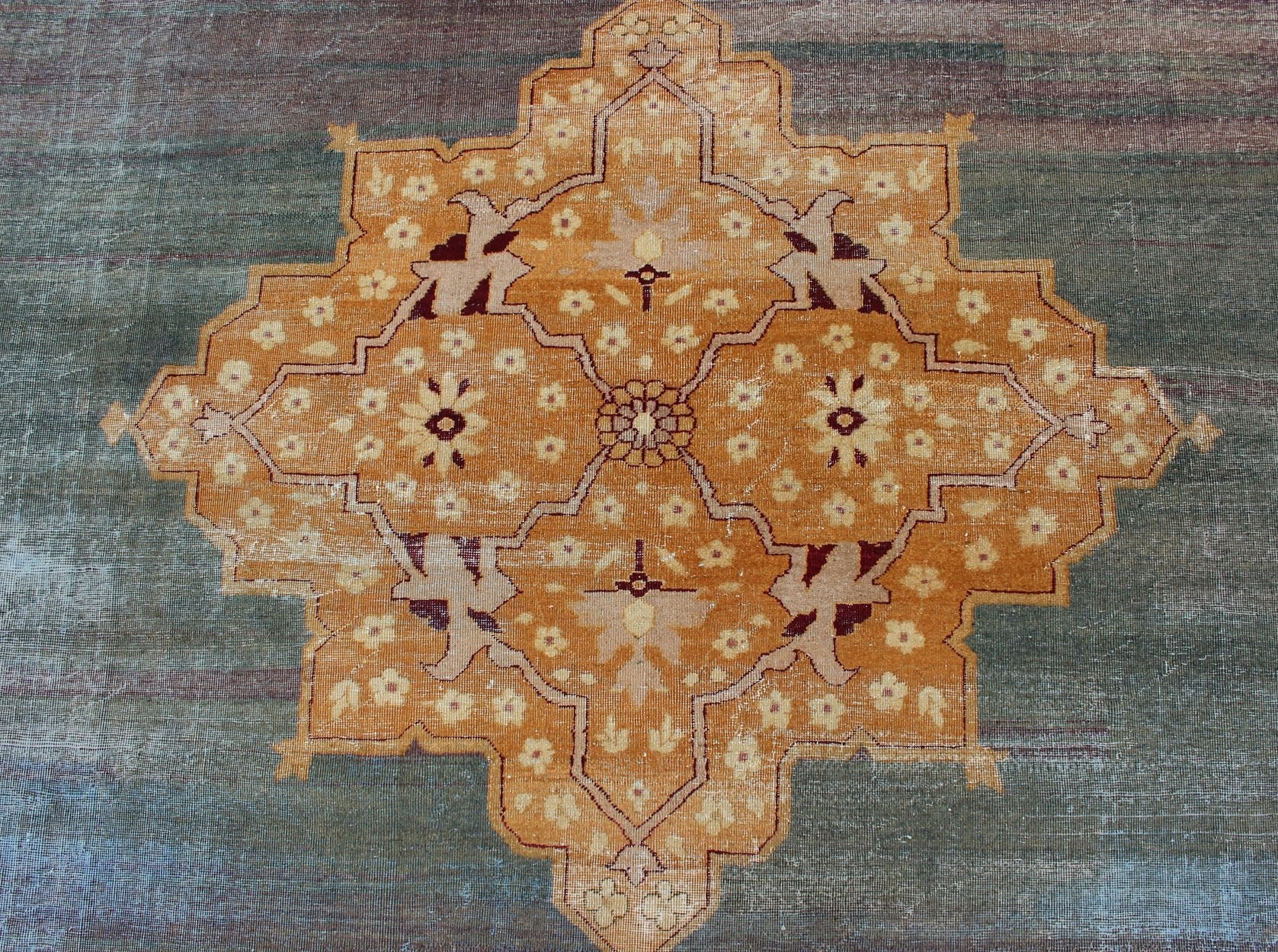 Antique Indian Agra rug intoxicating blue field and crown jewel medallion, antique crown jewel medallion, kwarugs / Keivan Woven Arts / E - 0907 / country of origin / type: Iran / Agra, circa 1900 Antique Agra, antique Amritsar. Measures: 12'11 x 17'1... - Keivan Woven ArtsE - 0907 - 361Rug