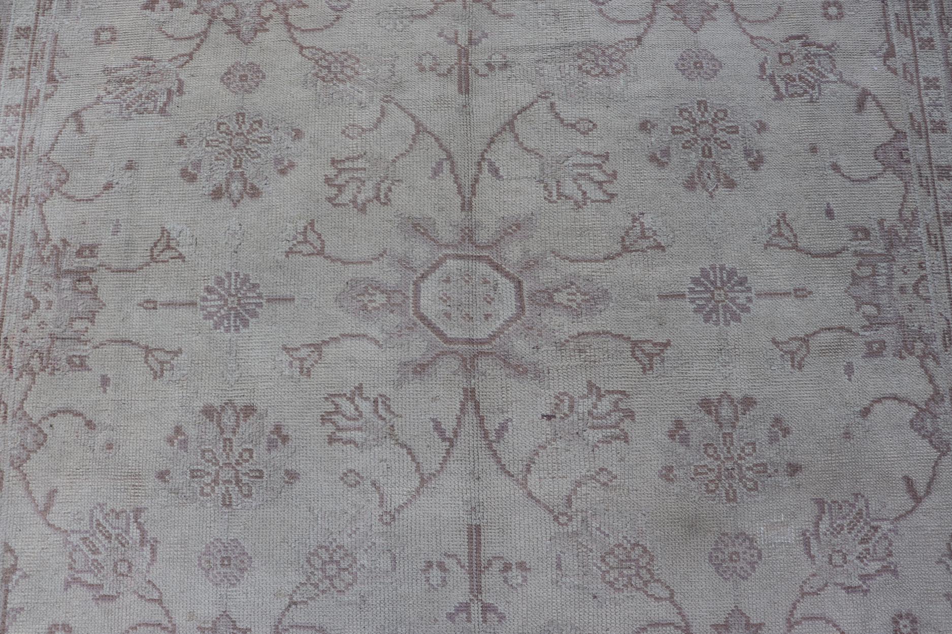 Antique Turkish Oushak Rug With Floral Patterns in Cream and Neutral Colors Keivan Woven Arts 1930's Vintage Turkish Oushak Rug. Antique Turkish Oushak Rug with Floral Patterns. Keivan Woven Arts rug/ E - 0914, country of origin / type: Turkey / ... - Keivan Woven ArtsE - 0914 - 671Rug
