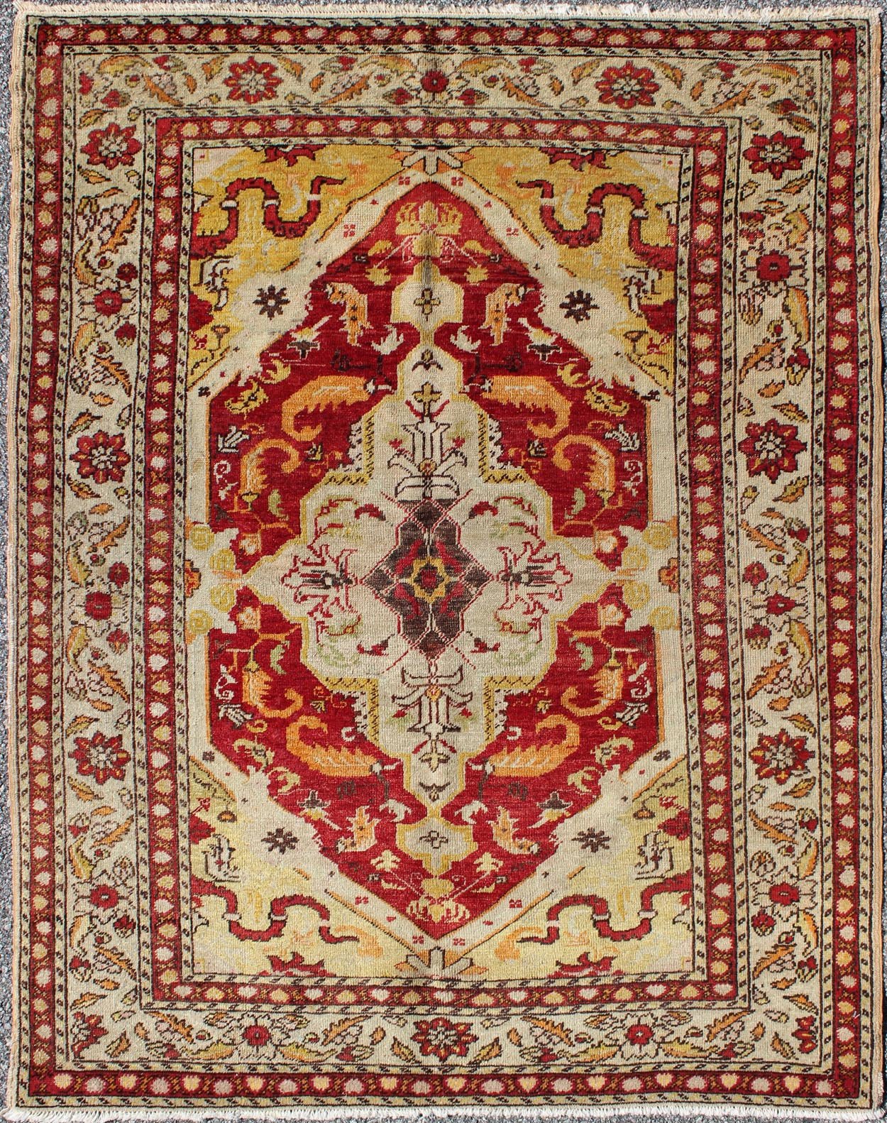 Antique Turkish Fine Sivas rug with center medallion in Red, yellow & Light Green. Keivan Woven Arts/ rug E - 1101, country of origin / type: Turkey / Oushak, circa 1910 Measures: 3'10 x 5'1. This antique early 20th century Sivas fine rug f... - Keivan Woven ArtsE - 1101 - 1096Rug