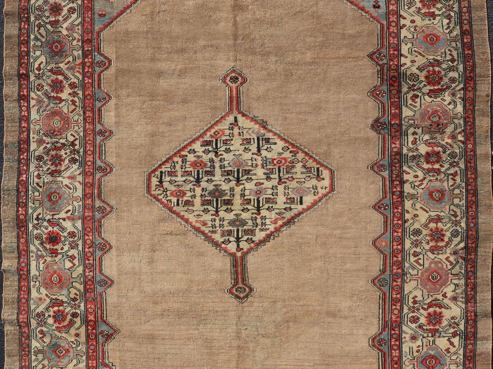 Geometric design Serab antique runner from Persia in multicolored Tones, rug EB - 200641, country of origin / type: Iran / Serab, circa 1910. This handwoven, antique Persian Serab rug features a central field imbued with an stretched medallion. A ... - Keivan Woven ArtsEB - 200641 - 12857Rug