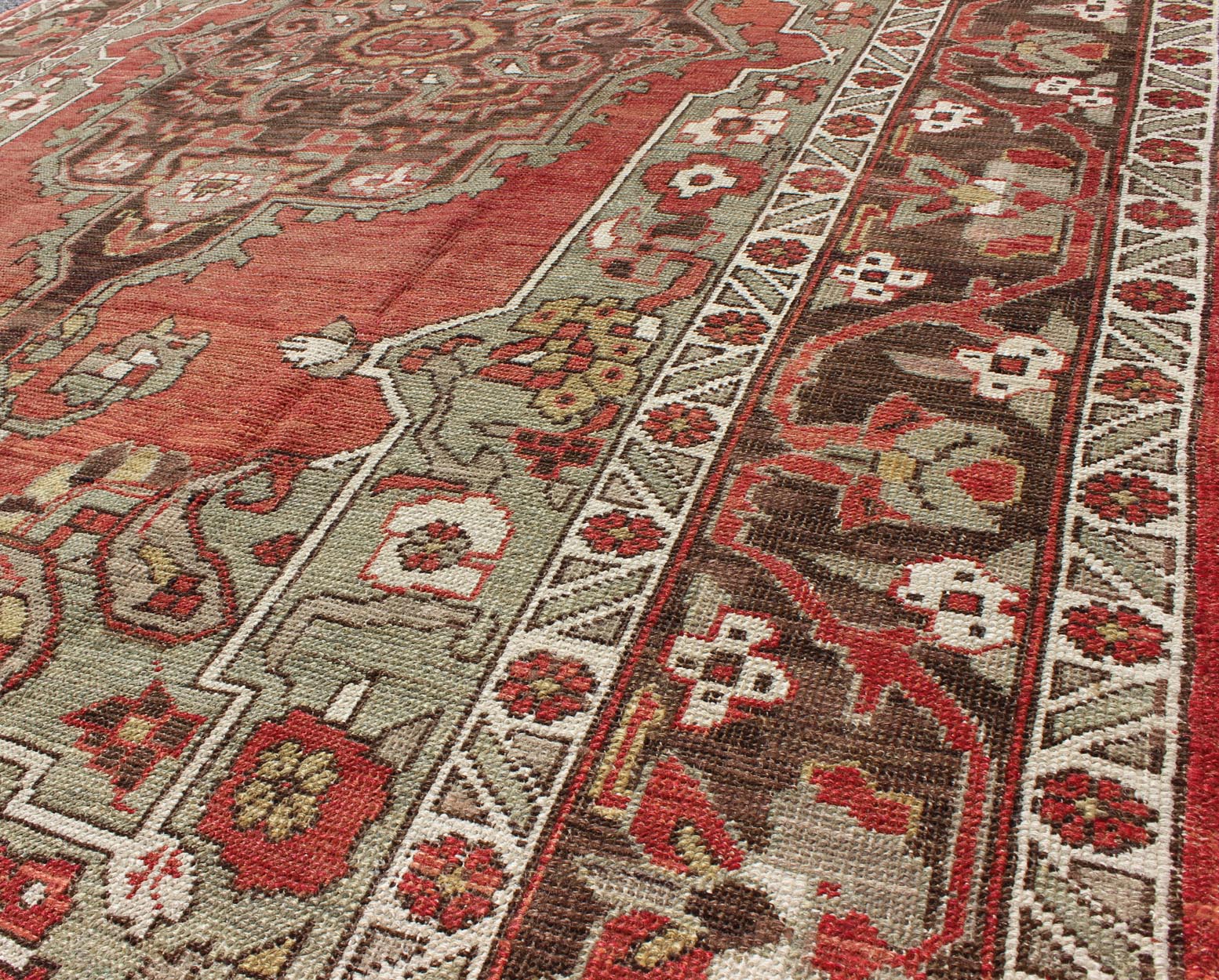 Antique Turkish Oushak Carpet with Medallion in Soft Red, Green and Brown. Antique Turkish Oushak Carpet with Medallion in Soft Red, Green and Brown. Rug/EL - 12265. Antique Oushak, Antique Turkish Rug This lovely antique Turkish Oushak rug displa... - Keivan Woven ArtsEL - 12265 - 968Rug