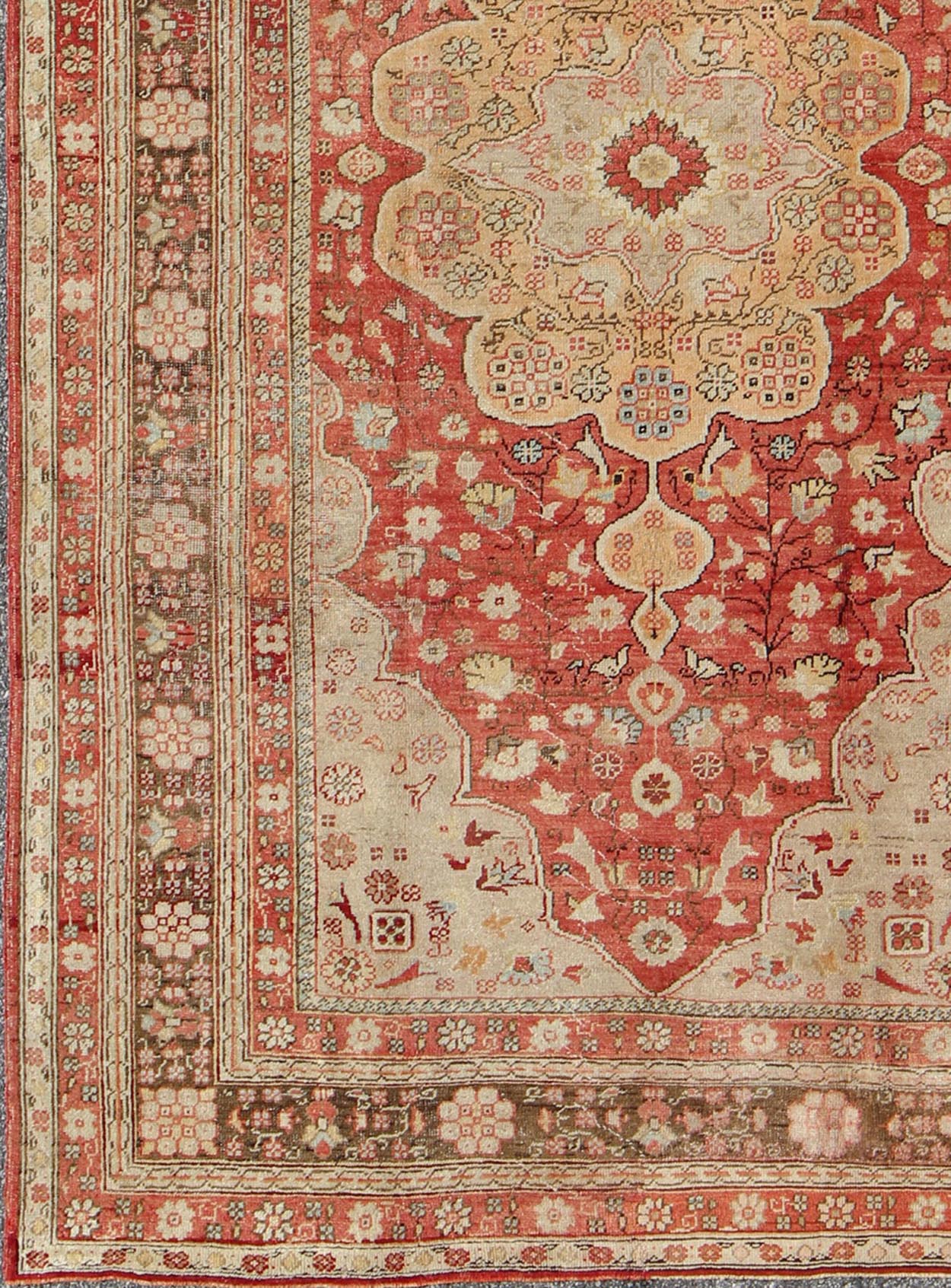 Antique Oushak Rug in Soft Red, Brown and Tan kwarugs Floral Medallion Turkish Oushak antique rug in red, brown and Tan rug el - 14703, country of origin / type: Turkey / Oushak, circa 1920 This stunning antique Turkish Oushak carpet (circa... - Keivan Woven ArtsEL - 14703 - 972Rug