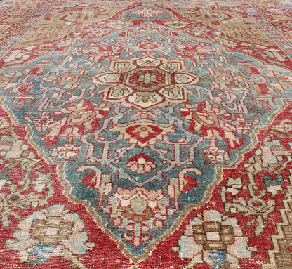 Antique Persian Bakhtiari Rug with Layered Floral Medallion Design and Motifs kwarugs Antique Persian Bakhtiari Rug With Layered Floral Medallion Design and Motifs. Keivan Woven Arts / rug EMA - 7557, country of origin / type: Iran / Bakhtiari, ci... - Keivan Woven ArtsEMA - 7557 - 9814Rug