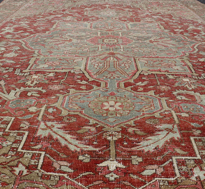 Antique Heriz Rug with All - Over Floral Medallion Design in Traditional Colors. Antique Heriz Rug, Keivan Woven Arts / rug EMB - 22213 - 15086, country of origin / type: Persian / Heriz, circa Early - 20th Century. Measures: 7'7 x 10'5 - Keivan Woven ArtsEMB - 22213 - 15086 - 20698Rug