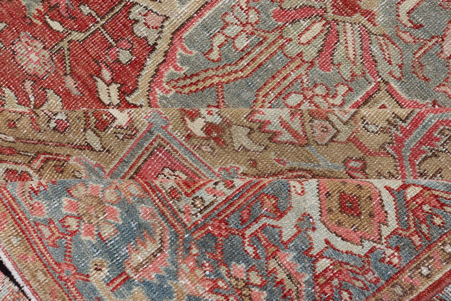Antique Heriz Rug with All - Over Floral Medallion Design in Traditional Colors. Antique Heriz Rug, Keivan Woven Arts / rug EMB - 22213 - 15086, country of origin / type: Persian / Heriz, circa Early - 20th Century. Measures: 7'7 x 10'5 - Keivan Woven ArtsEMB - 22213 - 15086 - 20698Rug