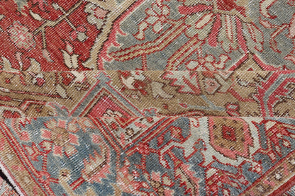 Antique Heriz Rug with All - Over Floral Medallion Design in Traditional Colors. Antique Heriz Rug, Keivan Woven Arts / rug EMB - 22213 - 15086, country of origin / type: Persian / Heriz, circa Early - 20th Century. Measures: 7'7 x 10'5 - Keivan Woven ArtsEMB - 22213 - 15086 - 20698Rug