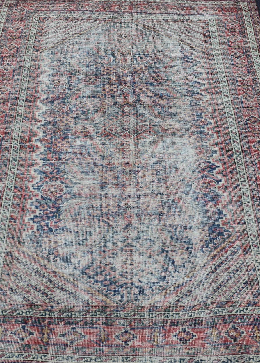 Measures: 4'0 x 6'1 This exquisite antique Persian Mahal rug embodies the ethereal beauty of time - worn elegance, featuring a faded color palette that speaks to its rich history and enduring craftsmanship. The rug's central field showcases a subtle ... - Keivan Woven ArtsEMB - 22283 - 27367Rug