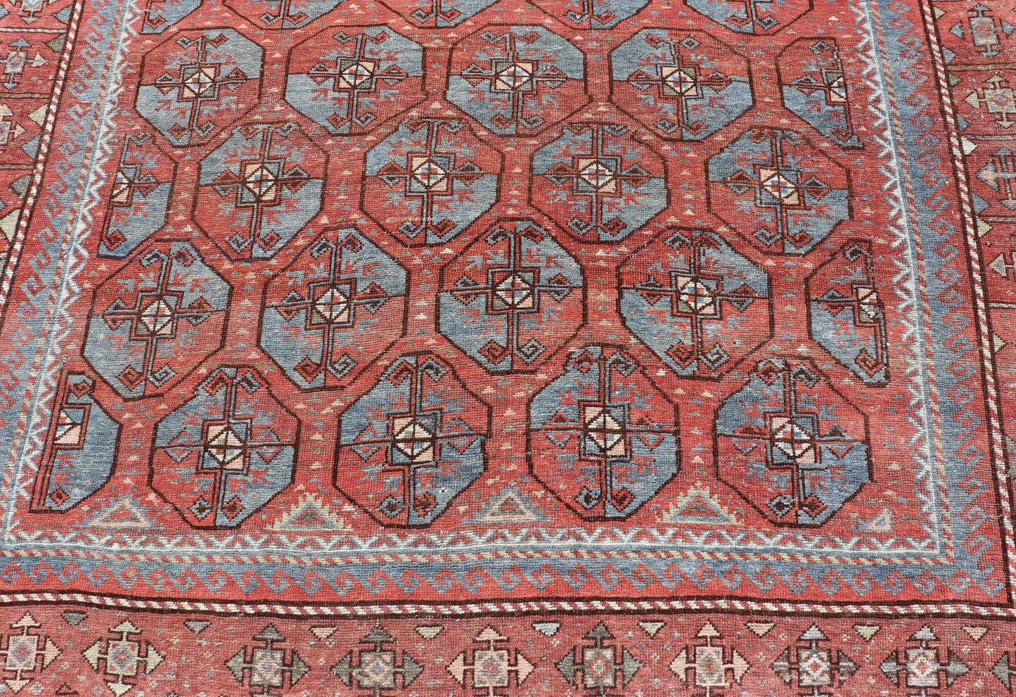 Measures: 5'10 x 8'10 This antique East Turkistan Belouch rug is a stunning representation of traditional craftsmanship, featuring a rich red lattice pattern that is both striking and symbolic. The rug is beautifully ornamented with a network of ge... - Keivan Woven ArtsEMB - 22285 - 25896Rug