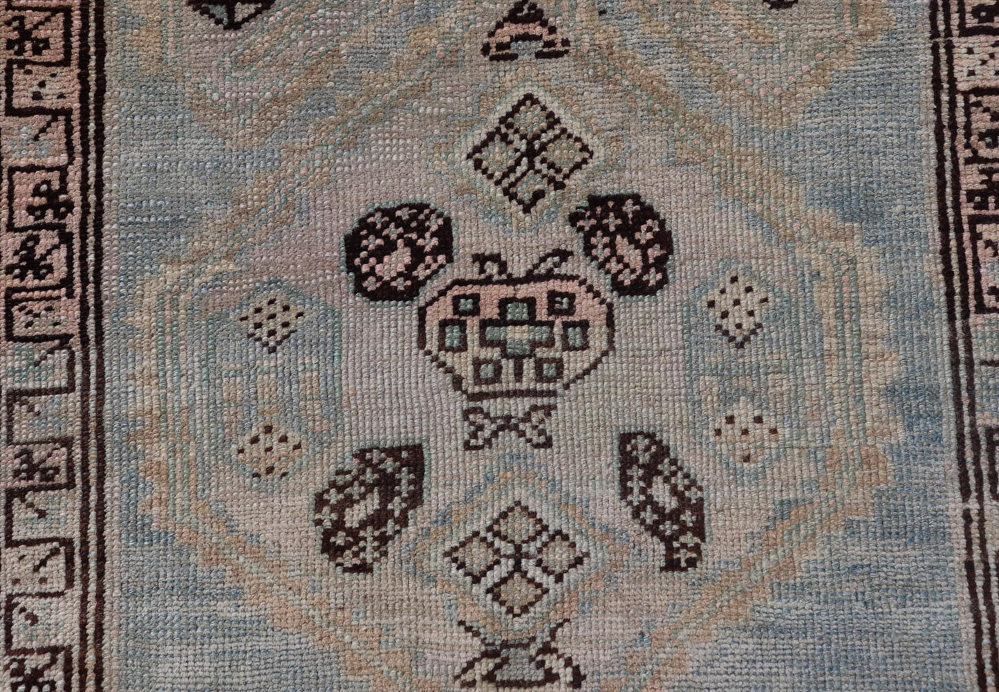 Measures: 3'0 x 4'5 This refined antique Persian Kurdish rug showcases a sophisticated blend of geometric designs and subtle color palette, exemplifying the understated beauty of Kurdish weaving. The rug features a serene light blue field that sets... - Keivan Woven ArtsEMB - 22286 - 26772
