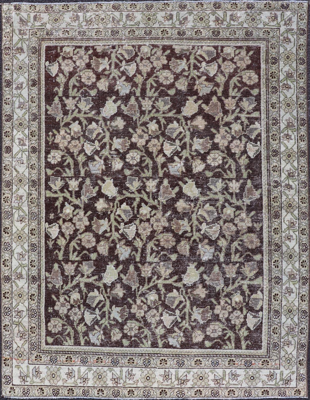 Measures: 4'2 x 5'7 This splendid antique Persian Sultanabad - Mahal rug captures the essence of Persian artistic heritage with its dense floral design and refined aesthetic. Renowned for their rich colors and intricate patterns, Sultanabad - Mahal rug... - Keivan Woven ArtsEMB - 22291 - 26136Rug
