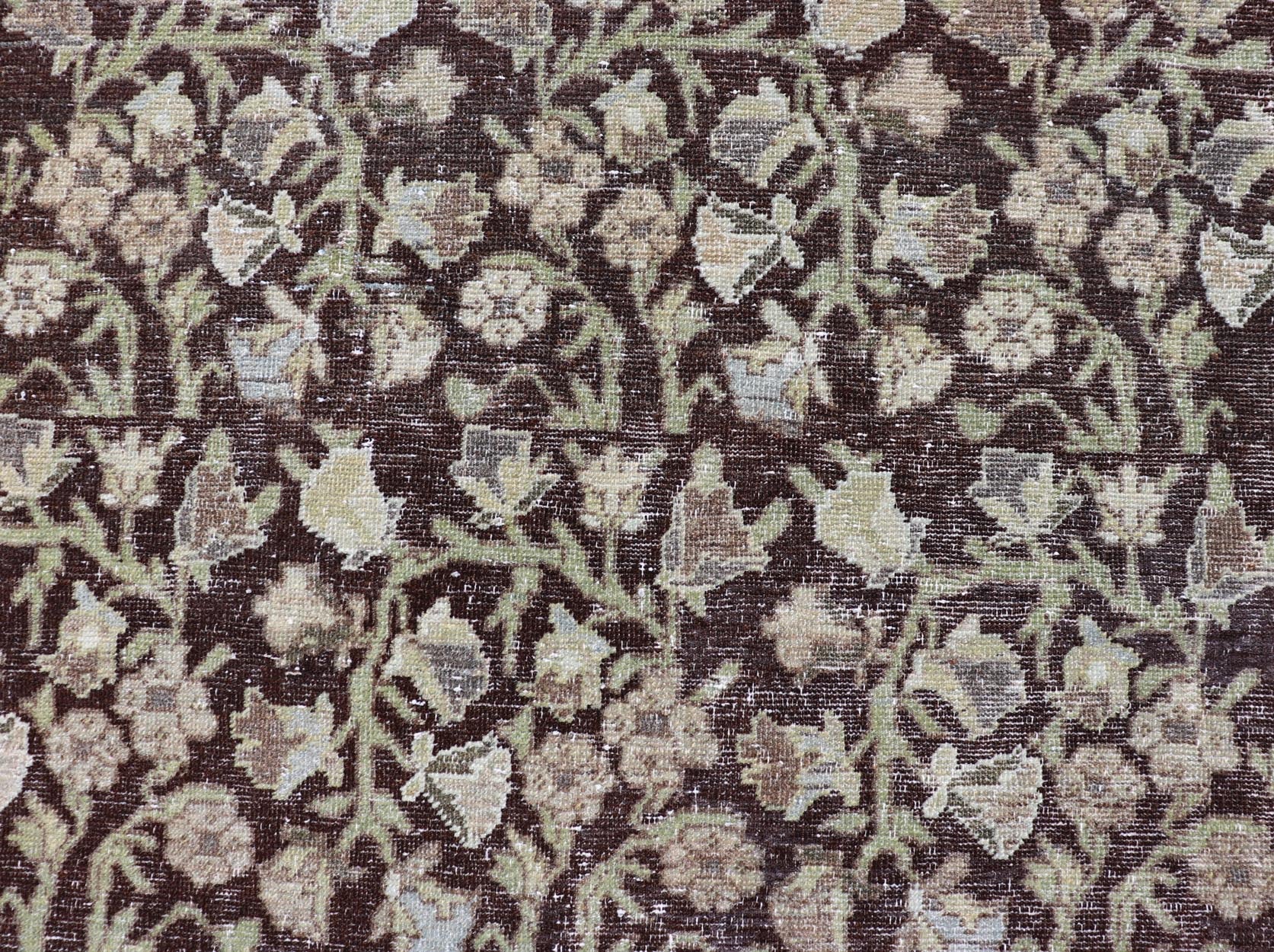 Measures: 4'2 x 5'7 This splendid antique Persian Sultanabad - Mahal rug captures the essence of Persian artistic heritage with its dense floral design and refined aesthetic. Renowned for their rich colors and intricate patterns, Sultanabad - Mahal rug... - Keivan Woven ArtsEMB - 22291 - 26136Rug