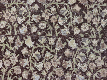 Measures: 4'2 x 5'7 This splendid antique Persian Sultanabad - Mahal rug captures the essence of Persian artistic heritage with its dense floral design and refined aesthetic. Renowned for their rich colors and intricate patterns, Sultanabad - Mahal rug... - Keivan Woven ArtsEMB - 22291 - 26136Rug