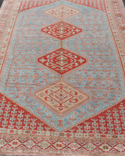 Antique Persian Qashqai Shiraz Tribal Rug with Latch Hooked Diamond Design. Keivan Woven Arts / rug EMB - 9568 - P13587, country of origin / type: Iran / Qashqai, circa 1910. This antique Persian Shiraz rug has been hand - knotted in wool and features... - Keivan Woven ArtsEMB - 9568 - P13587 - 14940Rug