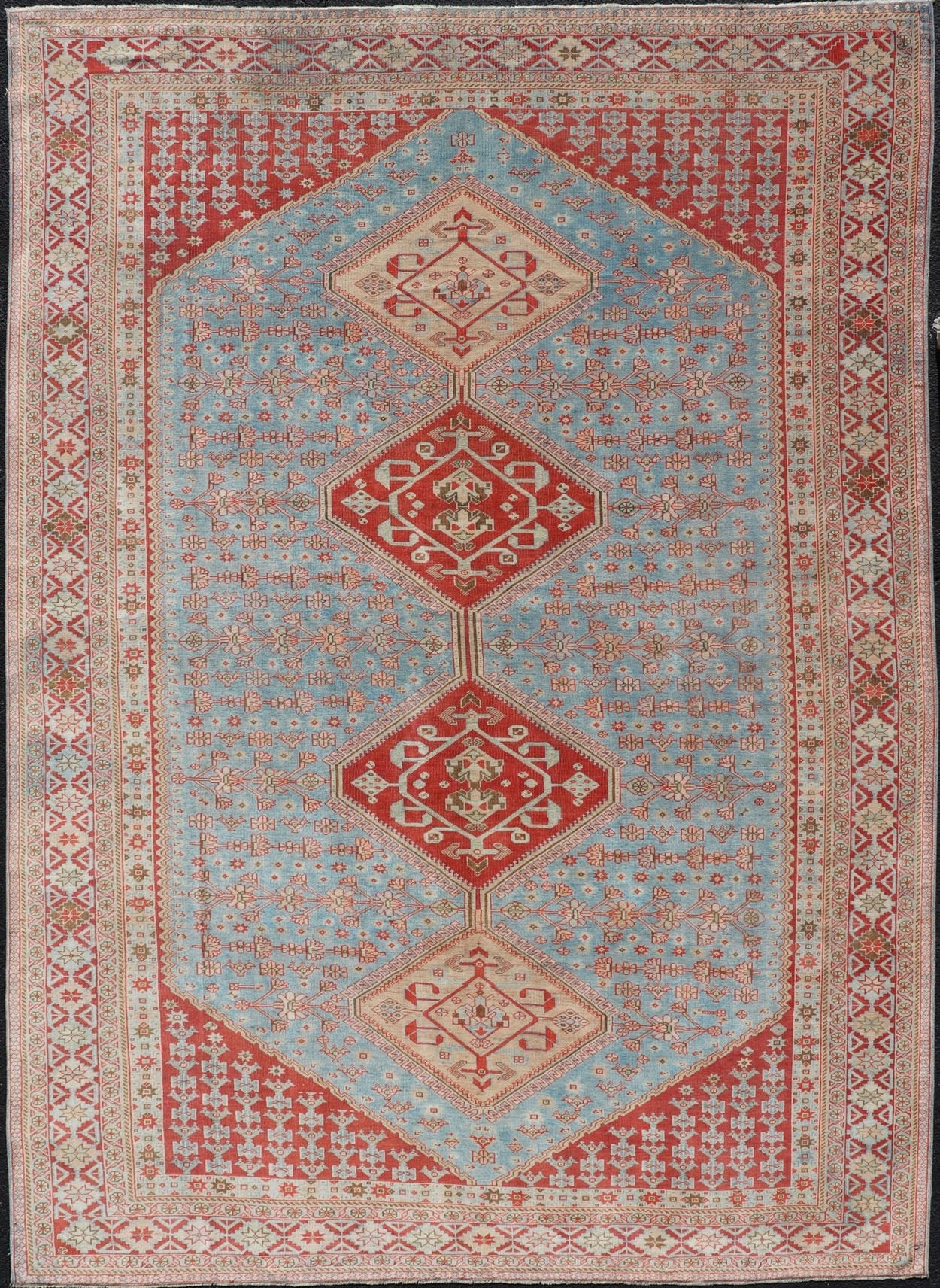 Antique Persian Qashqai Shiraz Tribal Rug with Latch Hooked Diamond Design. Keivan Woven Arts / rug EMB - 9568 - P13587, country of origin / type: Iran / Qashqai, circa 1910. This antique Persian Shiraz rug has been hand - knotted in wool and features... - Keivan Woven ArtsEMB - 9568 - P13587 - 14940Rug