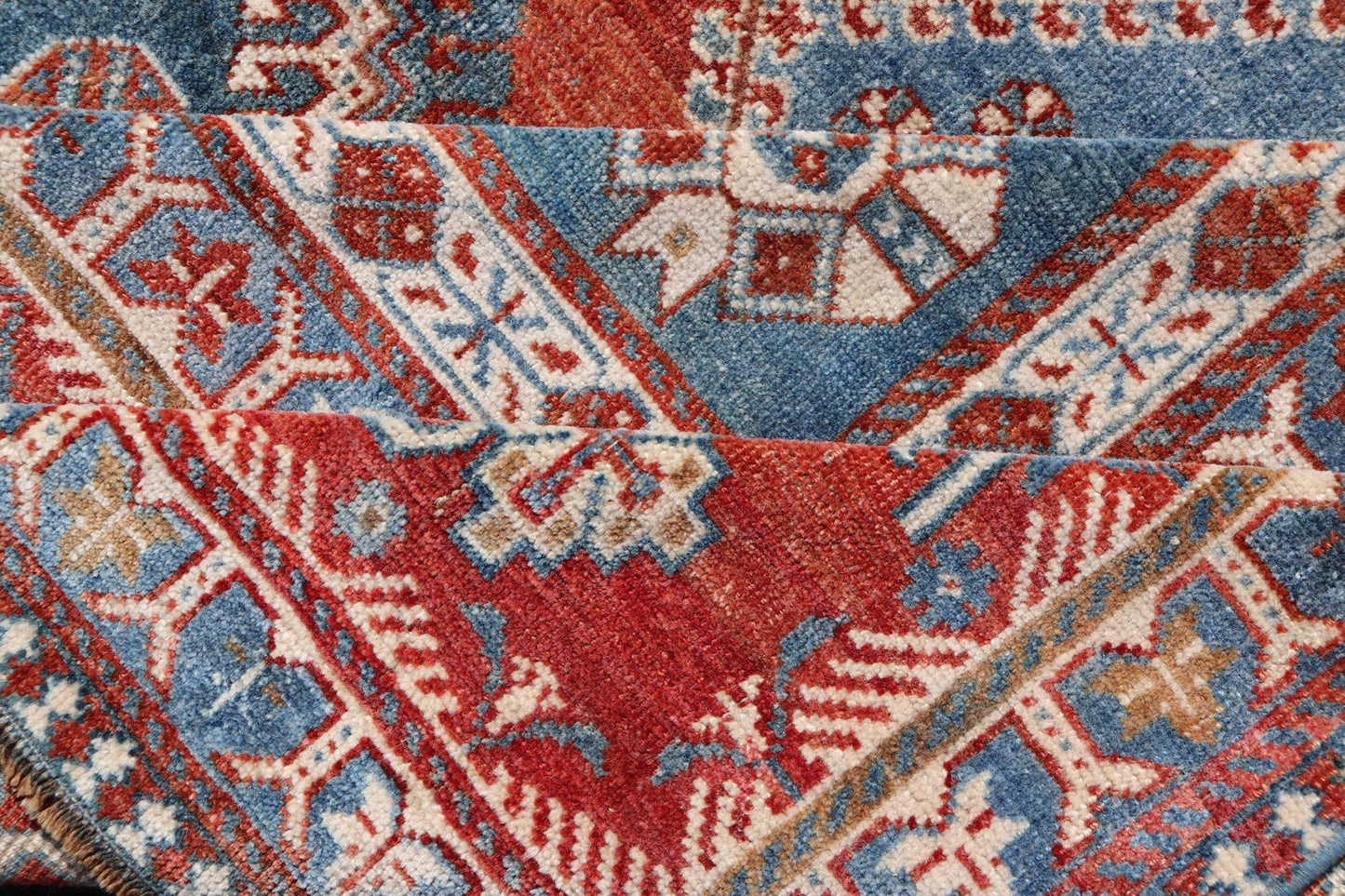 Antique Persian Shiraz Multi Medallions Rug With Geometric Design. Antique Persian Shiraz Rug with Geometric Design, Keivan Woven Arts; rug EMB - 9604 - P13873, country of origin / type: Iran / Tabriz, circa 1910. Measures: 7'2 x 10'3. Th... - Keivan Woven ArtsEMB - 9604 - P13873 - 15643Rug