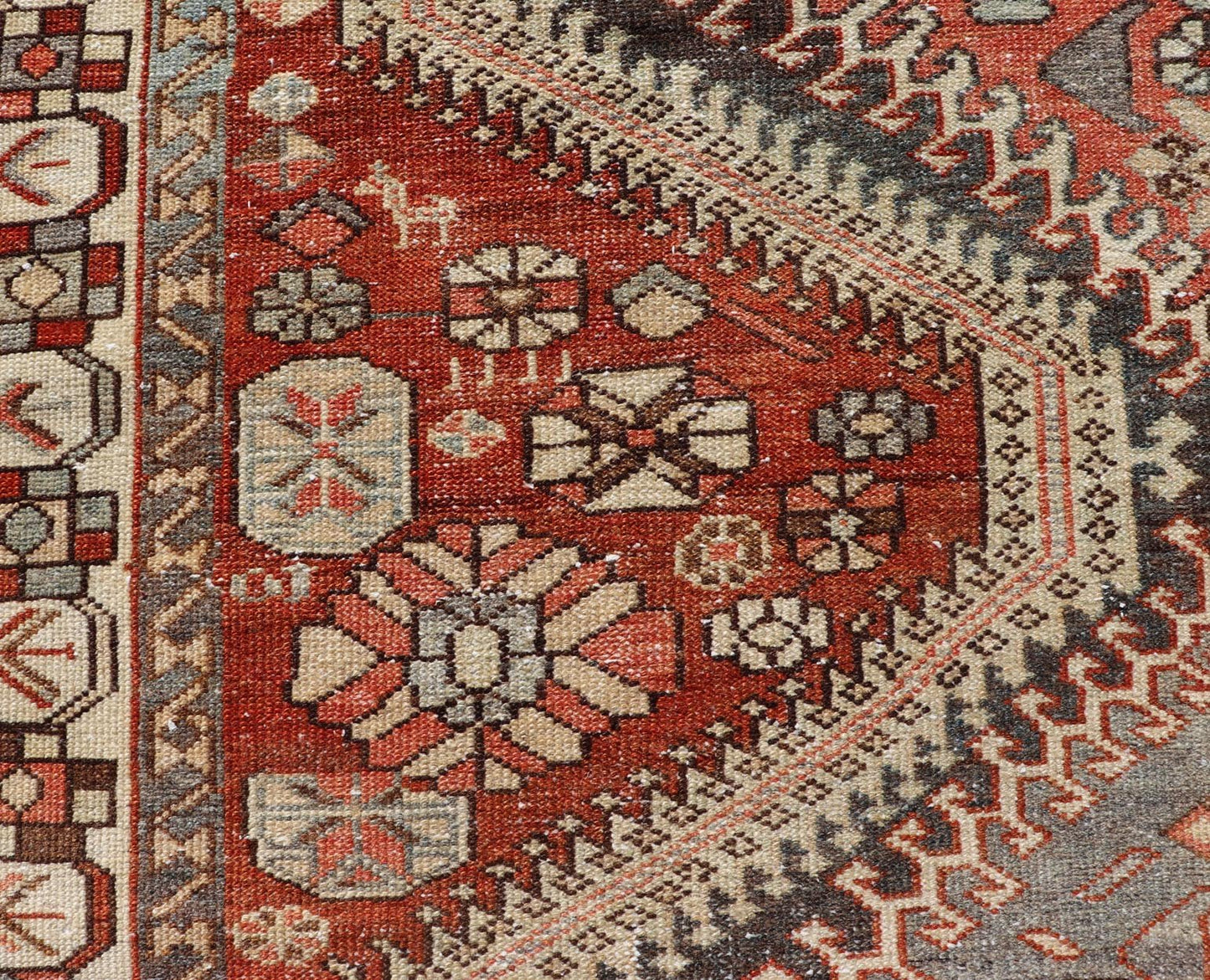 Antique Persian Tribal Bakhtiari Rug with Geometric Design Antique Tribal Bakhtiari Rug, rug EMB - 9620 - P13523, country of origin / type: Persian / Bakhtiari, circa Early - 20th Century. Measures: 5'2 x 8'3. - Keivan Woven ArtsEMB - 9620 - P13523 - 15965Rug