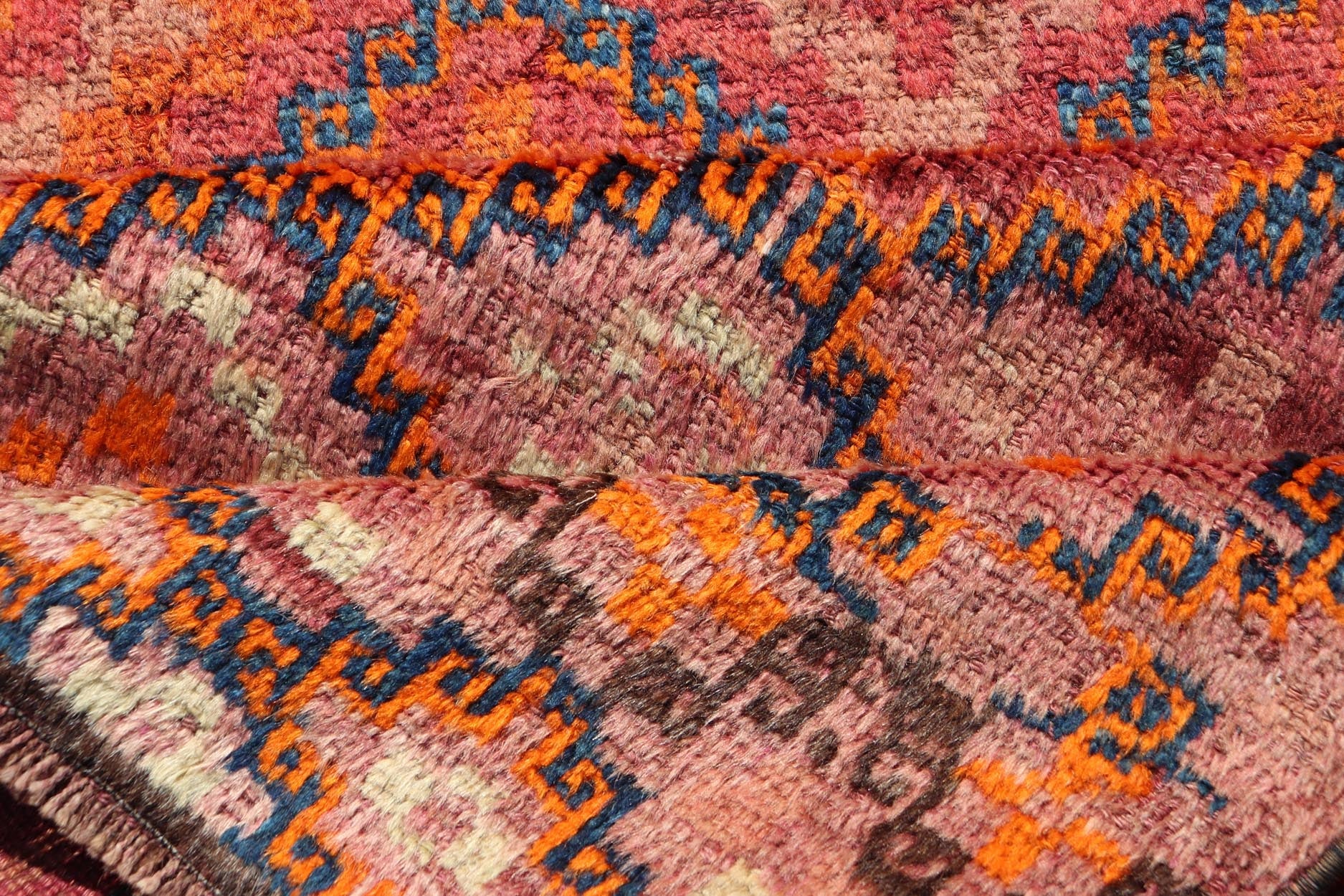 Antique Hand - Knotted Baluch Runner with All - Over Sub - Geometric Diamond Design, Baluchi runner This Antique Baluch Runner has been hand - knotted and features an impressive all - over sub - geometric diamond design replete in multicolor. The rug is enc... - Keivan Woven ArtsEMB - 9666A - P13556 - 16187Rug