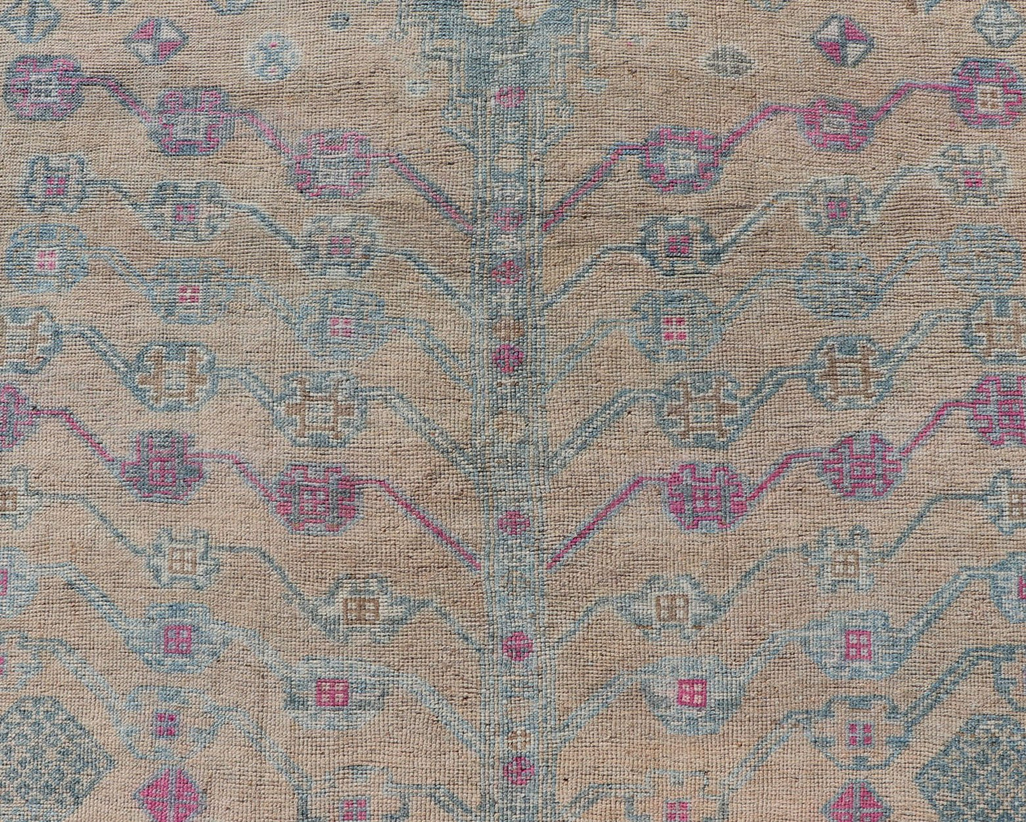 Measures: 4'10 x 7'4 Vintage Persian Shiraz with Tribal Design in Soft Yellow, Pink, and Blue Gray. Keivan Woven Arts / rug EMB - 9668 - 13562, country of origin / type: Persian / Tribal, circa mid - 20th century. This vintage Persian rug feature... - Keivan Woven ArtsEMB - 9668 - P13562 - 16199Rug