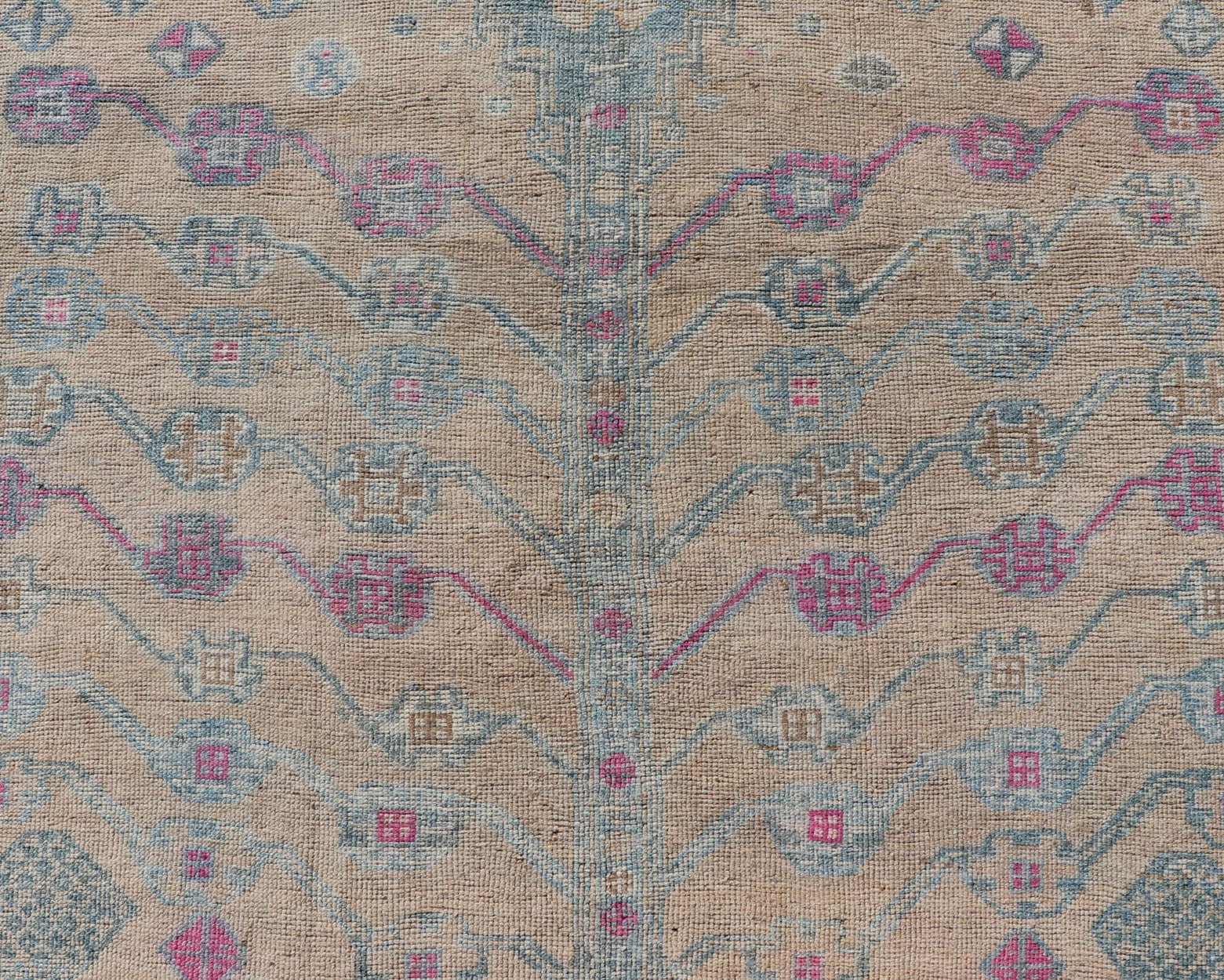 Measures: 4'10 x 7'4 Vintage Persian Shiraz with Tribal Design in Soft Yellow, Pink, and Blue Gray. Keivan Woven Arts / rug EMB - 9668 - 13562, country of origin / type: Persian / Tribal, circa mid - 20th century. This vintage Persian rug feature... - Keivan Woven ArtsEMB - 9668 - P13562 - 16199Rug