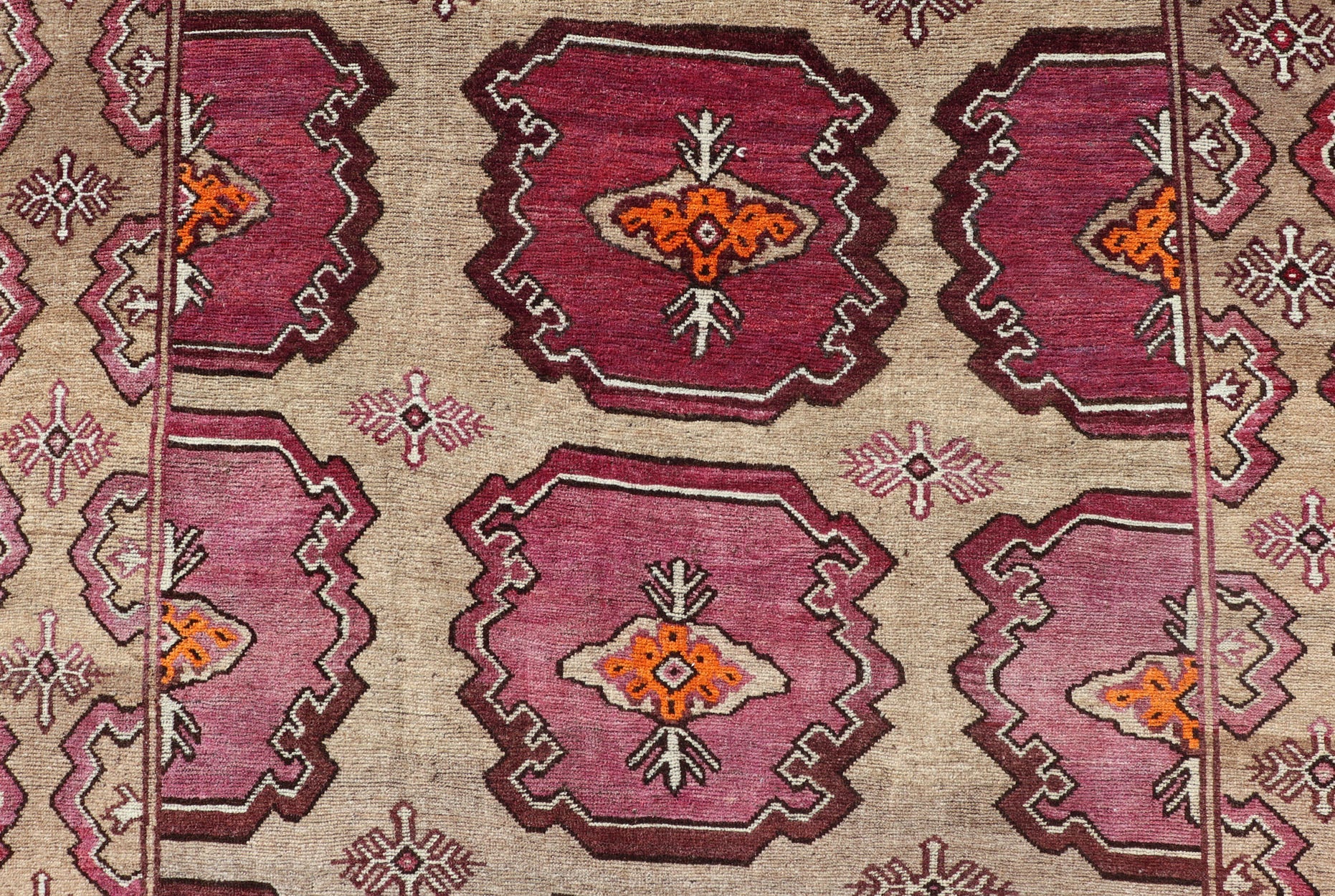 Antique Kurdish Gallery Runner with Tribal Design in repeating Medallions Antique Kurdish runner with tribal geometric medallions, Kurdish Gallery antique Runner, Keivan Woven Arts/ rug EMB - 9674 - P13560, country of origin / type: Iran / Kurdish,... - Keivan Woven ArtsEMB - 9674 - P13560 - 16217Rug