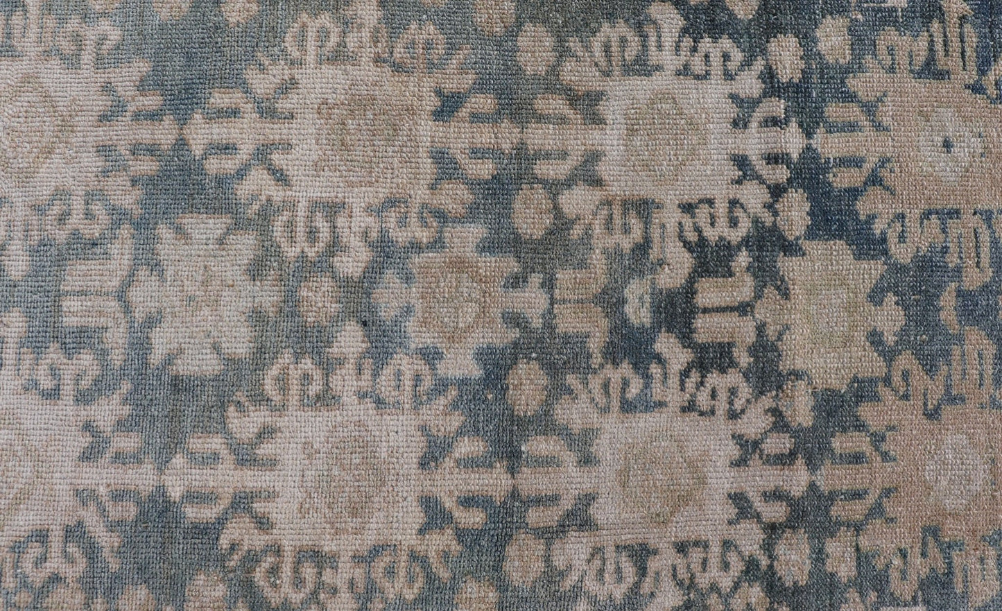 Measures: 2'4 x 4'8 Antique Persian Malayer Rug with Sub - Geometric Design in Soft Blue and Cream. Keivan Woven Arts / rug EMB - 9702 - 13462, country of origin / type: Iran / Malayer, circa 1920 - Keivan Woven ArtsEMB - 9702 - 13462 - 16418Rug