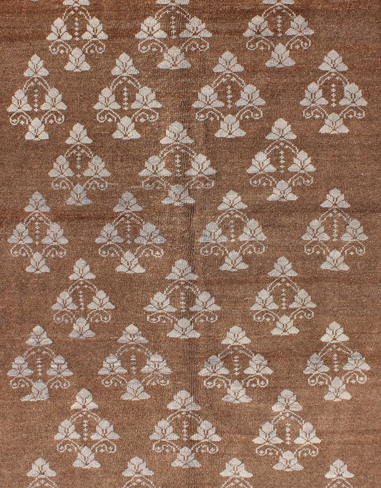 Vintage Turkish unique Oushak with Repeating Flowers Design. Measures: 4'6 x 6'10. This Vintage Oushak displays a chocolate brown background with Taupe/grey repeating motifs in the central field, all flanked by a surrounding solid border in Taupe... - Keivan Woven ArtsEN - 1005 - 3425Rug