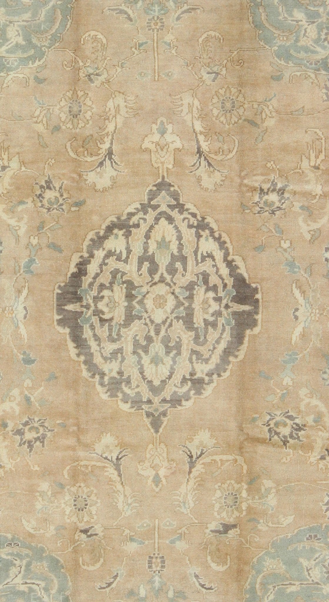 Elegant Vintage Turkish Oushak Rug with Floral Medallion Design kwarugs Elegant vintage Turkish Oushak rug with floral medallion design, rug en - 1052, country of origin / type: Turkey / Oushak, circa 1940. This beautiful vintage rug from m... - Keivan Woven ArtsEN - 1052 - 5444Rug