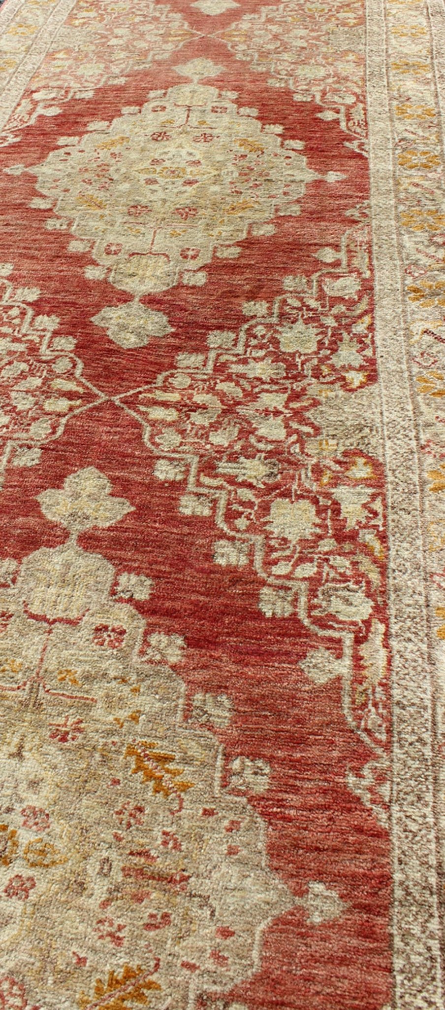 Antique Turkish Oushak Runner with Red Background and Ivory/Cream Medallions kwarugs Antique Turkish Oushak runner with red background and ivory/cream medallions, rug en - 112041, country of origin / type: Turkey / Oushak, circa 1920 This a... - Keivan Woven ArtsEN - 112041 - 2802Rug