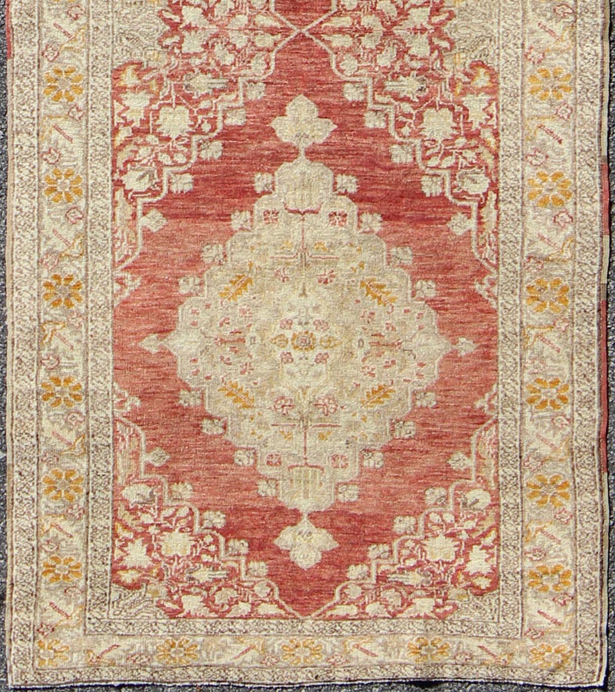 Antique Turkish Oushak Runner with Red Background and Ivory/Cream Medallions kwarugs Antique Turkish Oushak runner with red background and ivory/cream medallions, rug en - 112041, country of origin / type: Turkey / Oushak, circa 1920 This a... - Keivan Woven ArtsEN - 112041 - 2802Rug