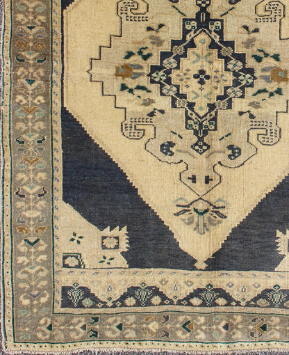 Vintage Turkish Oushak Rug with Stylized Medallion in Midnight Blue and Cream kwarugs Vintage Turkish Oushak rug with stylized medallion in midnight blue and cream, Keivan Woven Arts / rug EN - 112153, country of origin / type: Turkey / Oushak, ci... - Keivan Woven ArtsEN - 112153 - 2806Rug