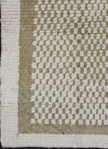Vintage Turkish Tulu rug with checkerboard pattern in ivory and olive green, rug en - 112189, country of origin / type: Turkey / Tulu, circa mid - 20th century This vintage Turkish Tulu rug from the mid - 20th century features a checkerboard pattern o... - Keivan Woven ArtsEN - 112189 - 2778Rug