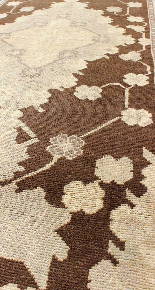 Floral medallion vintage Turkish Tulu runner in chocolate brown, ivory, cream, rug en - 112258, country of origin / type: Turkey / Tulu, circa 1940s This midcentury Tulu runner features a central floral medallion surrounded by flower motifs in the... - Keivan Woven ArtsEN - 112258 - 2762Rug