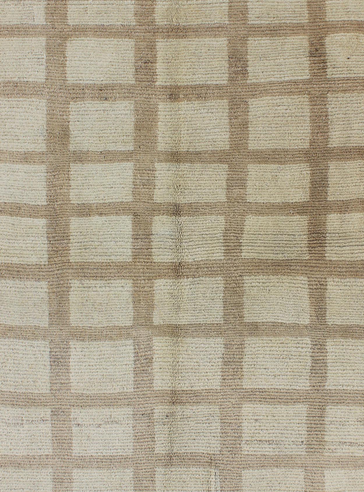 Modern design antique Turkish square shaped Oushak rug in cream and camel colors, rug en - 112281, country of origin / type: Turkey / Oushak, circa 1920. This modern - design antique Oushak rug features a square - shape and a Minimalist pattern of rep... - Keivan Woven ArtsEN - 112281 - 2035Rug