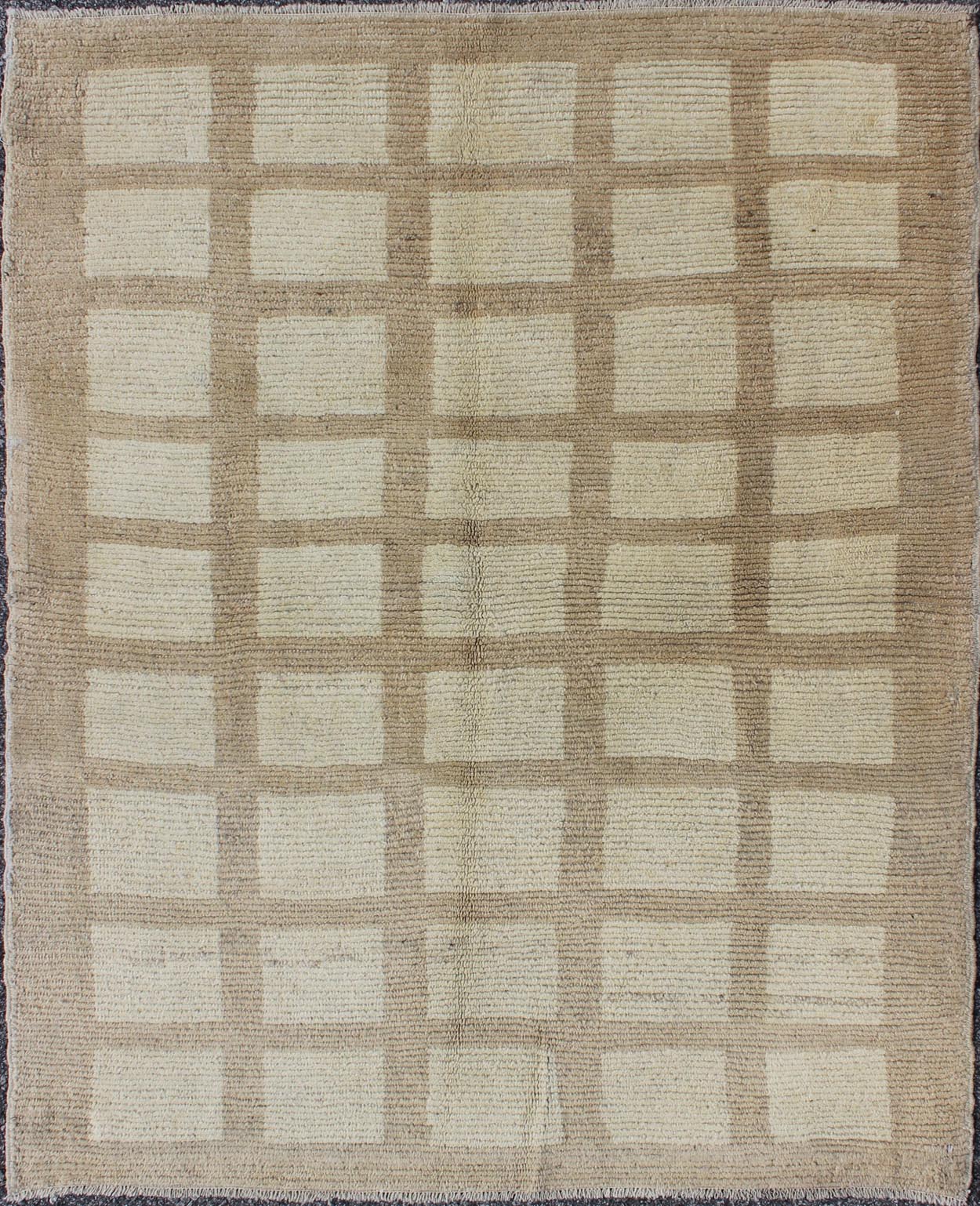 Modern design antique Turkish square shaped Oushak rug in cream and camel colors, rug en - 112281, country of origin / type: Turkey / Oushak, circa 1920. This modern - design antique Oushak rug features a square - shape and a Minimalist pattern of rep... - Keivan Woven ArtsEN - 112281 - 2035Rug