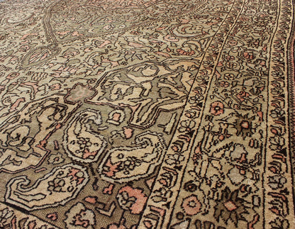 Vintage Turkish Sivas with Floral Central Medallion in Coral and Earthy Tones Measures: 5'6 x 9'11 This Turkish Sivas showcases a floral design utilizing botanical motifs spread through the central medallion, continuing across to the ... - Keivan Woven ArtsEN - 112309 - 3138Rug