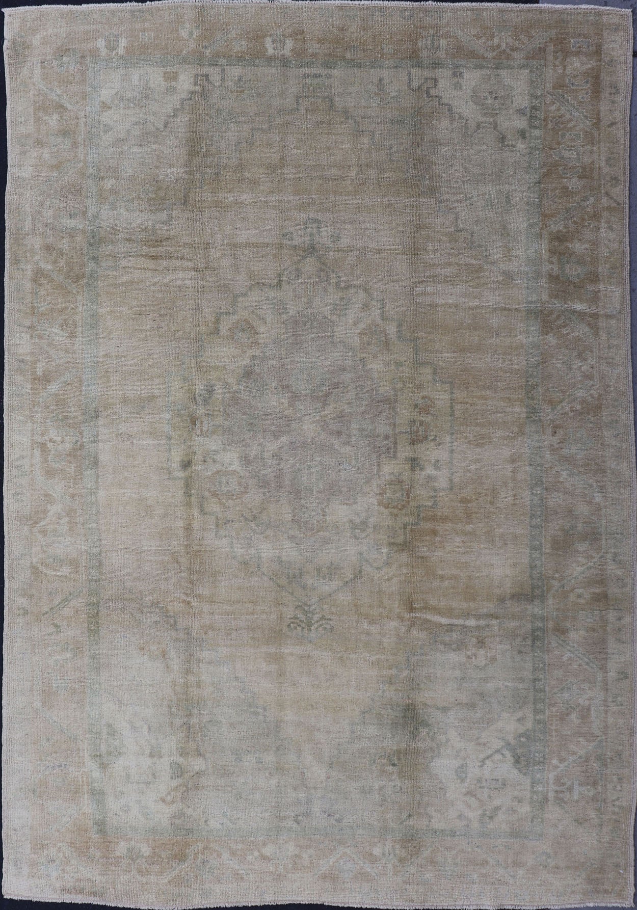 Light color Oushak Vintage Rug With Pastel Colors in Tan, Green, Butter Yellow and Taupe Light color Vintage Oushak Rug With Central Medallion in Faded Design. rug, EN - 112333, country of origin / type: Turkey / Oushak, circa mid - 20th century. Me... - Keivan Woven ArtsEN - 112333 - 2752Rug